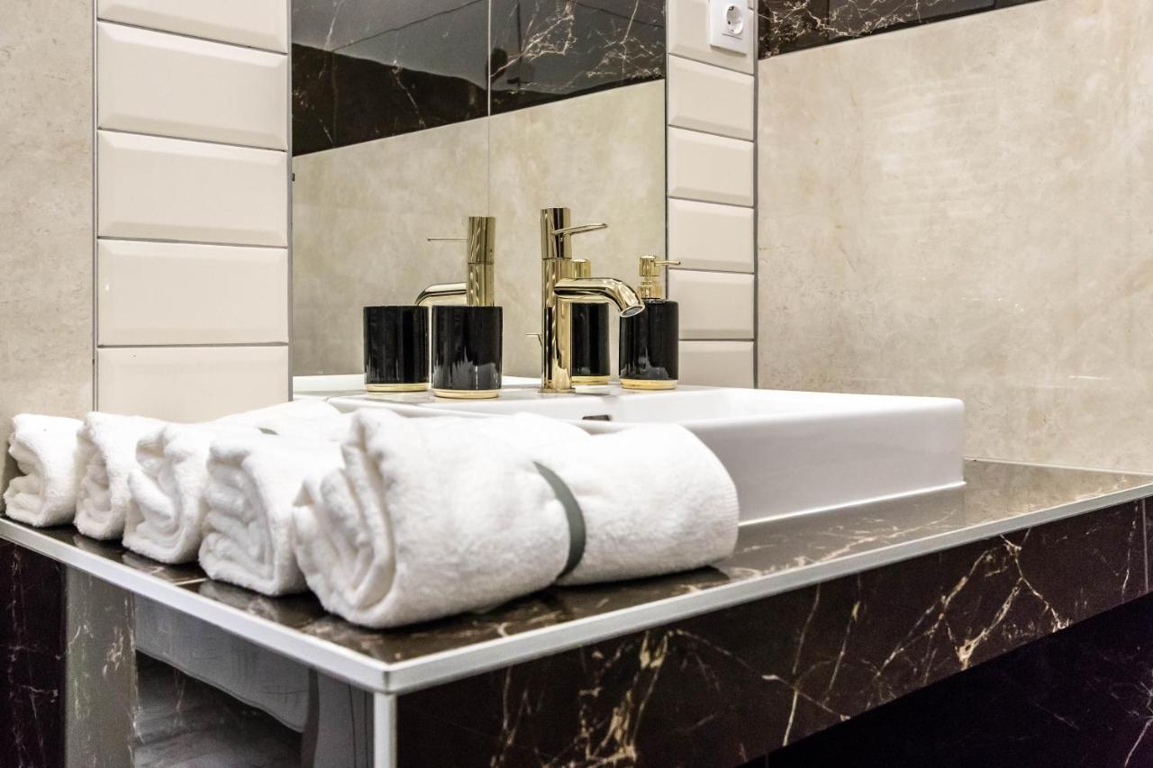 George'S Luxury Apartment At Danube Budapest Eksteriør billede